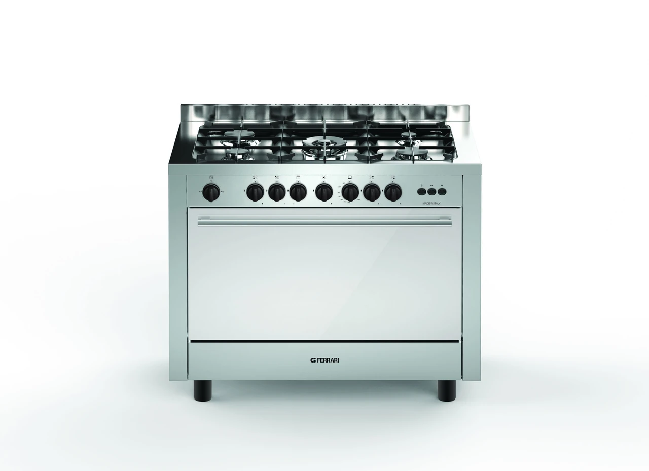 طباخ واسع مع فرن — أجهزة المطابخ والتهوية المركزية